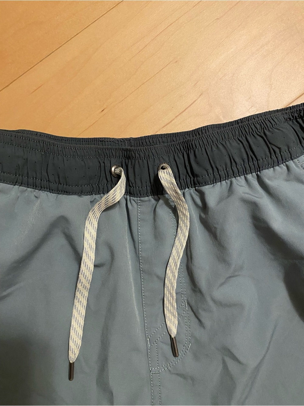 Vuori Men's Slate Blue Shorts, gray Waistband. Lined. Size medium. 7” inseam - Picture 3 of 6